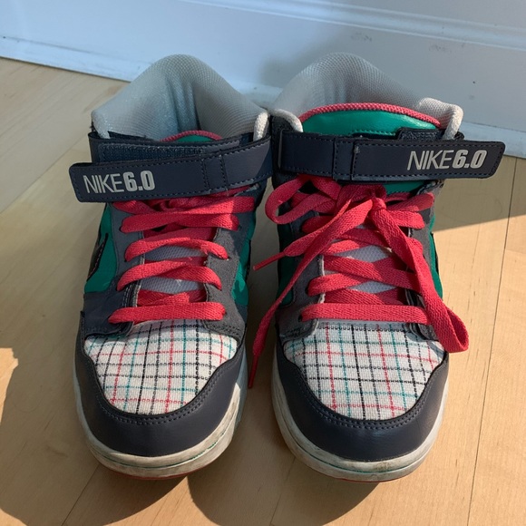 Nike 6.0 Sneakers - Picture 2 of 2